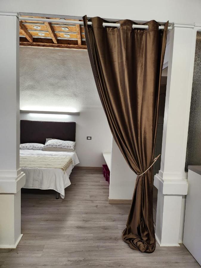 Mansarde & Suite Maison 1706 Lago Orta Borgomanero Eksteriør billede