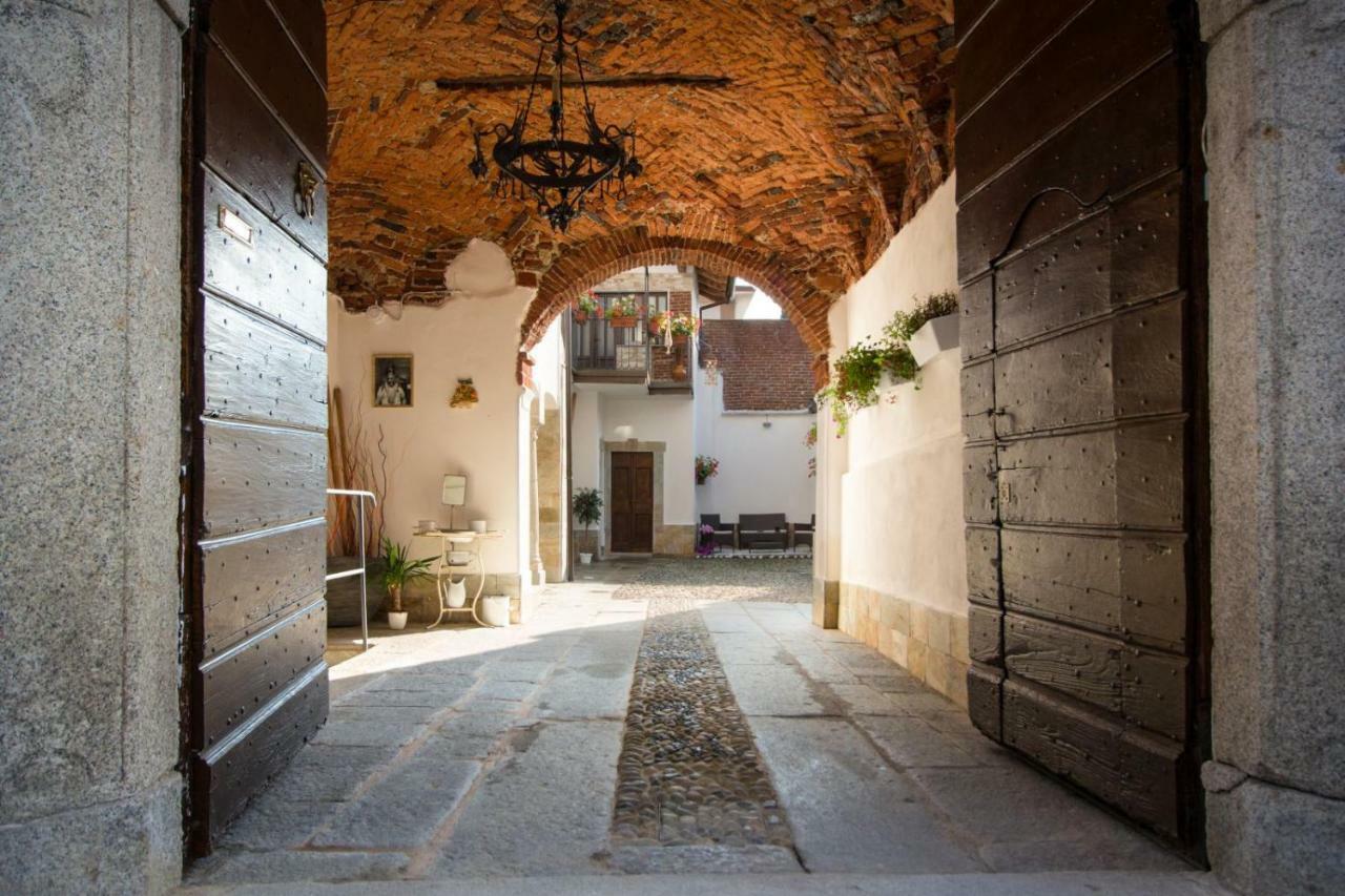 Mansarde & Suite Maison 1706 Lago Orta Borgomanero Eksteriør billede