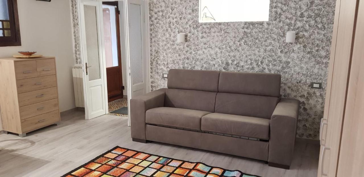 Mansarde & Suite Maison 1706 Lago Orta Borgomanero Eksteriør billede